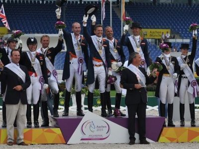 Aachen 2015: Gal trascina il poker oranje in Germania.
