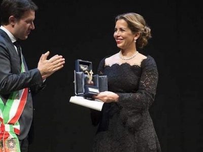 Alla Principessa Haya il Giglio d’Oro