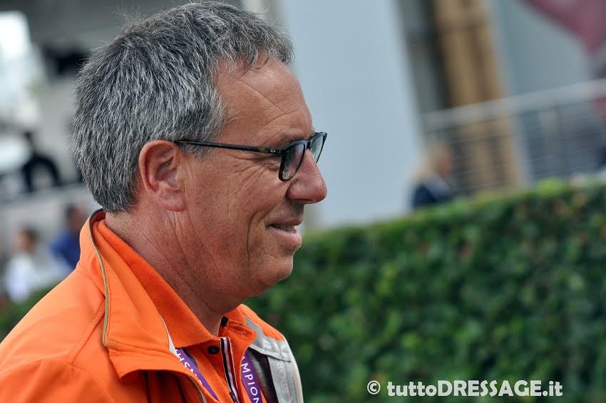 Il tecnico della squadra olandese di dressage Wim Ernes