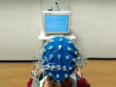 Uno “smart helmet” per accelerare la diagnosi del trauma cranico
