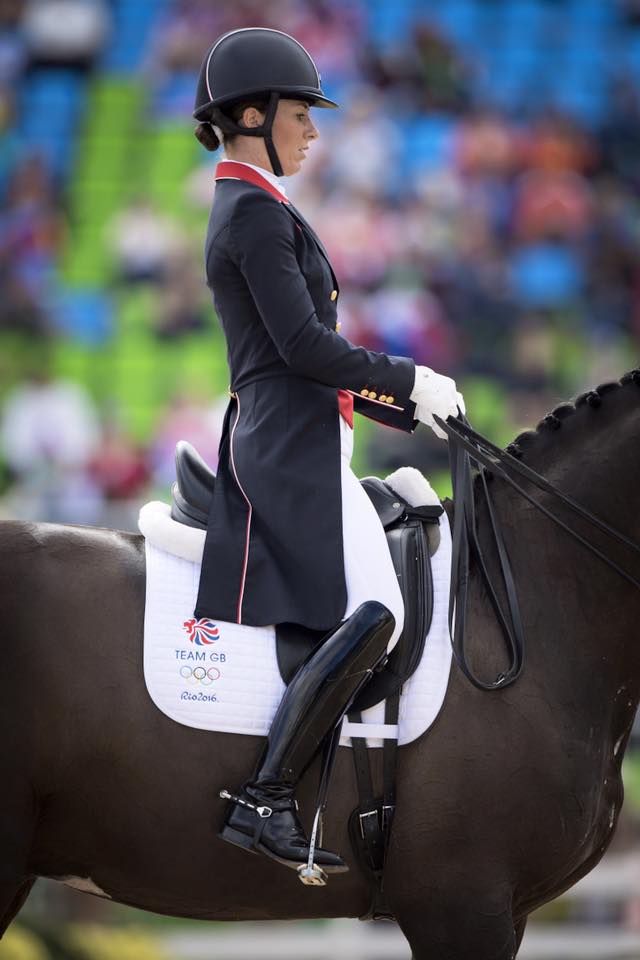 Charlotte Dujardin con un formidabile 85% spinge la Gran Bretagna in seconda posizione provvisoria (photo © FEI).
