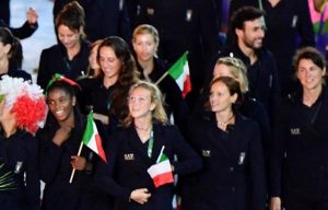 Ecco Valentina Truppa in seconda fila con il tricolore sfilare al Maracanã (photo © Mezzelani- Ferraro – GMT).