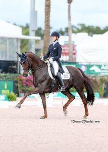 Arlene Page in sella a Woodstock (Photo ©Susan J. Stickle)