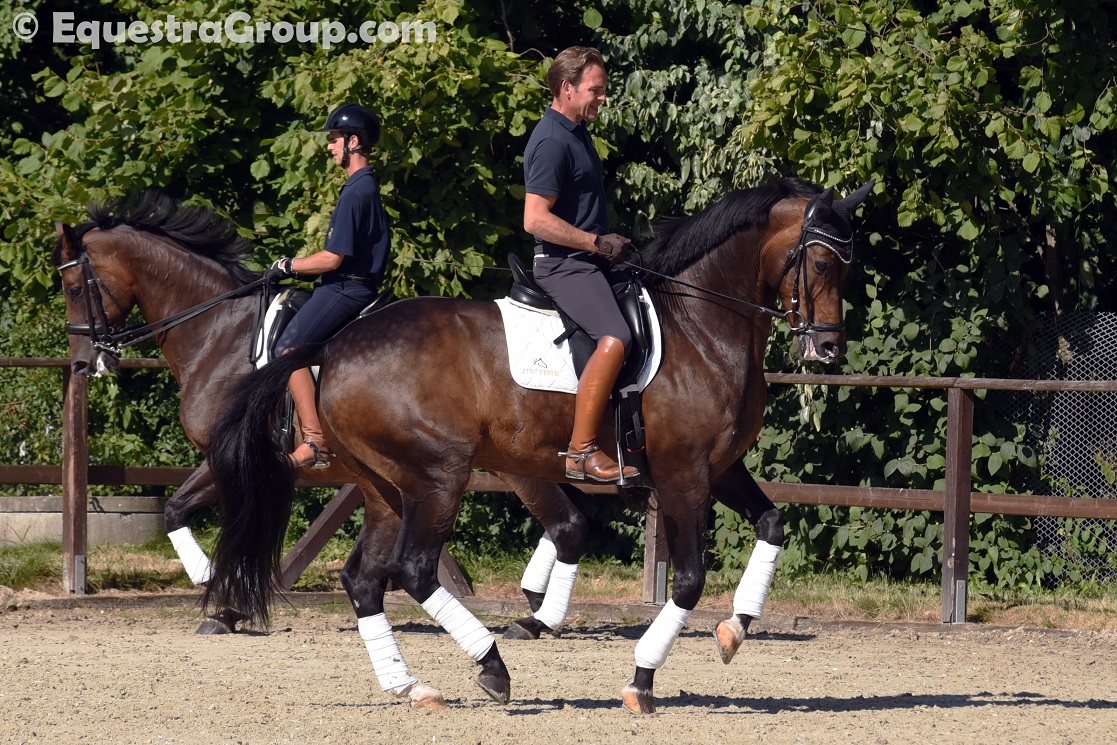 Arnd Erben con Leonardo Tiozzo in una sessione di allenamento (photo © EquestraGroup / tuttoDRESSAGE).
