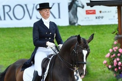 Pia Laus e Shadow 660 (photo © Maximilian Schreiner)