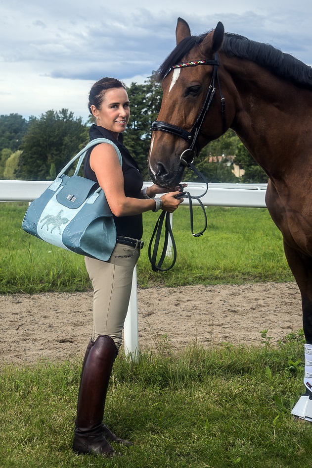 Ester Soldi e Harmonia, testimonial della linea dedicata al dressage.