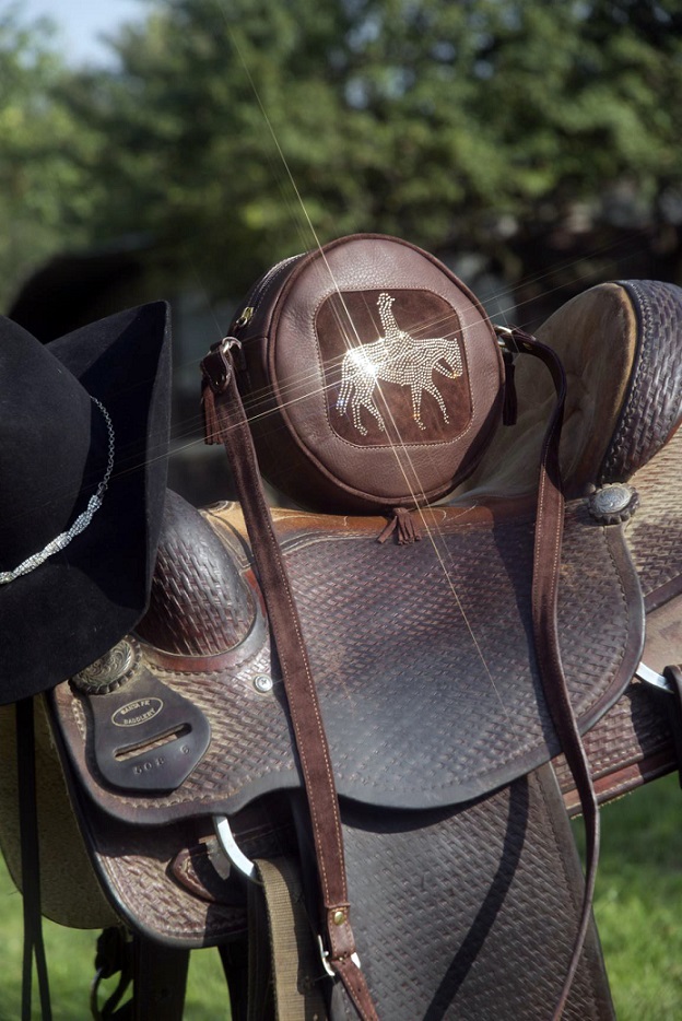 “Pleasure” il tamburello dedicato al mondo western.