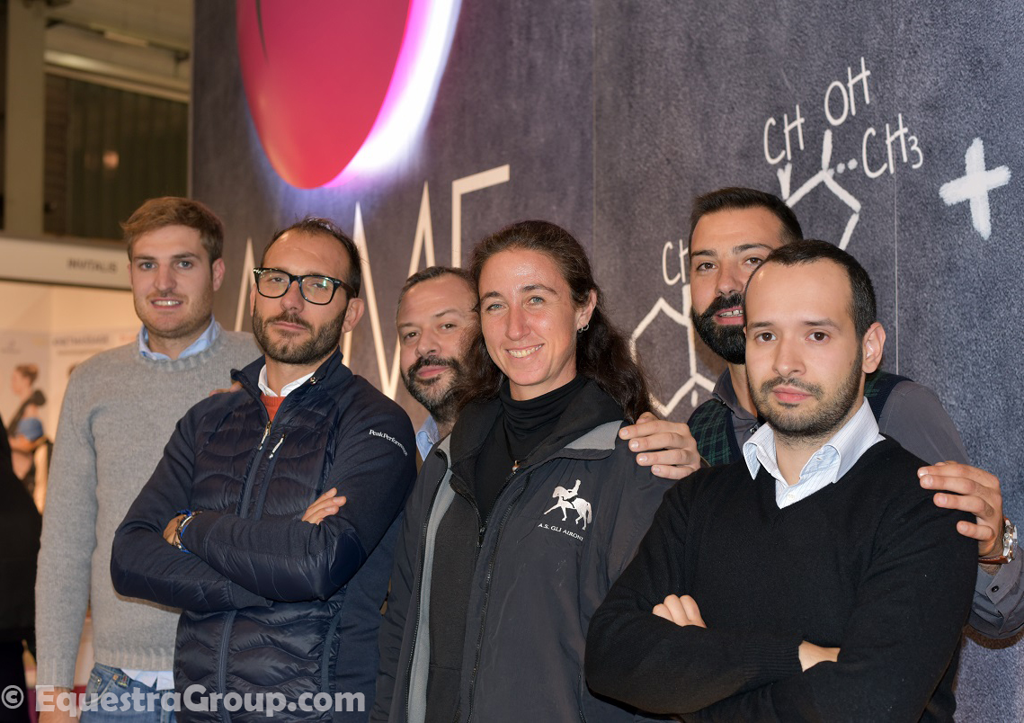 Gli uomini ACME da sinistra: Andrea Rognoni agente Lombardia, Michele Bizzarri agente Umbria, Abruzzo e Molise, Ciro Predireri, Claudia Montanari, Giuseppe Ferrari agente per l' Emilia Romagna e Riccardo Predieri. (photo © Equestra Group).