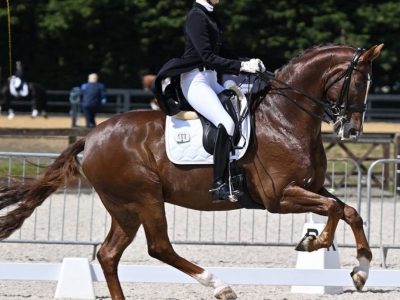 Nathalie Wahlund sul podio del CDI3* dell’Hartpury festival of Dressage.